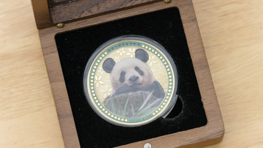 【予約】シャンシャン8歳誕生日記念メダル(木製コレクションBOX付き)